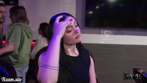 2025 - Плечо, на котором можно поплакать и член, который можно проглотить.