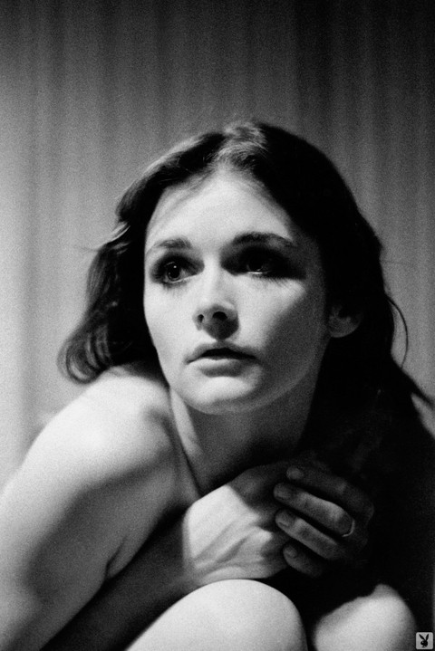 Black and white playboy photos of Margot Kidder with her hairy muff | Фото 1