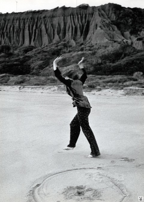 Black and white playboy photos of Margot Kidder with her hairy muff | Фото 3