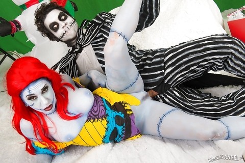 Amateur chick Joanna Angel and guy don creepy cosplay outfits before fucking | Фото 10