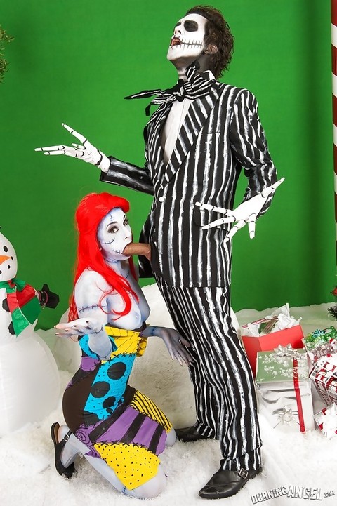 Amateur chick Joanna Angel and guy don creepy cosplay outfits before fucking | Фото 5