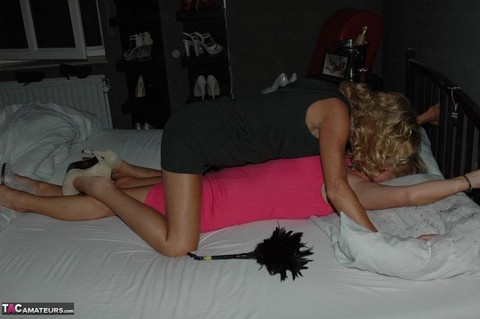 Blonde amateurs share a lesbian kiss in lingerie and nylons plus high heels | Фото 3