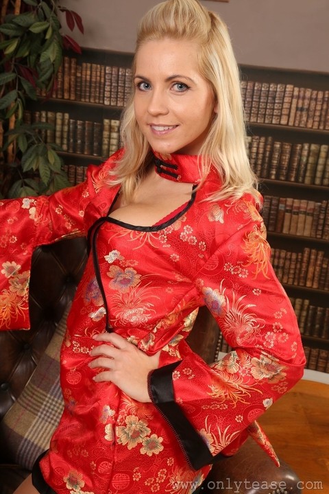 Hot blonde Jenni P removes her Chinese outfit and reveals fakes in a solo | Фото 5