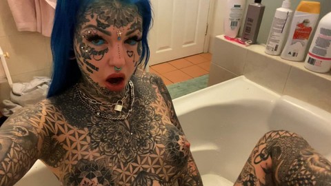 Alt girl shows her heavily inked body and tight pink pussy at once | Фото 13