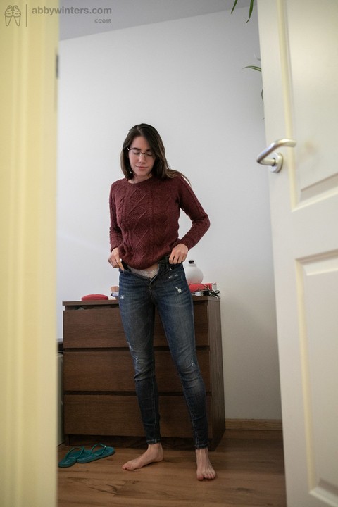 Brunette teen with a hot ass Paola G dressing in an everyday outfit | Фото 19