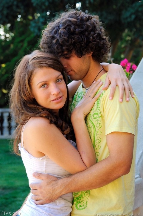 Beautiful amateur Gabby hikes her denim skirt up and poses with her boyfriend | Фото 8