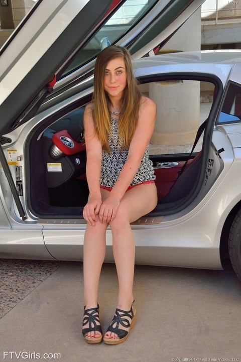 Babe with sexy blue eyes Lacey toying her horny pussy on her classy car | Фото 5