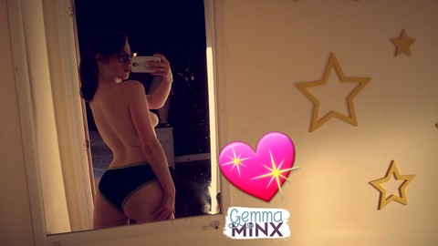 Solo girl Gemma Minx takes selfies in various states of undress | Фото 14