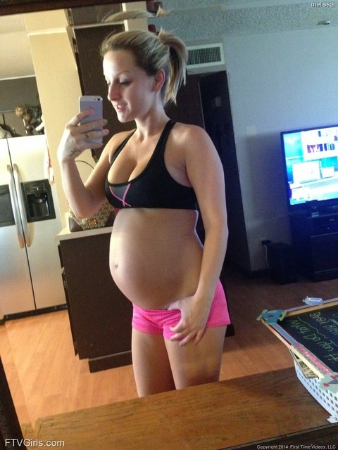 Big boobed pregnant blonde Stacy Cruz taking selfies in the mirror | Фото 12