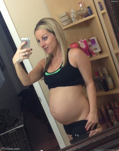 Big boobed pregnant blonde Stacy Cruz taking selfies in the mirror | Фото 5