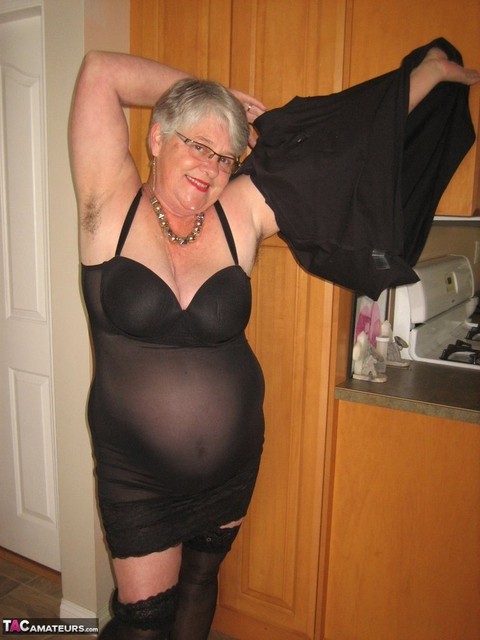 Silver haired nan Girdle Goddess looses her large tits from black lingerie | Фото 13