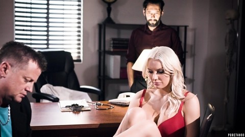 Platinum blond wife Kenzie Taylor fucks her doctor in front of cuckold husband | Фото 4