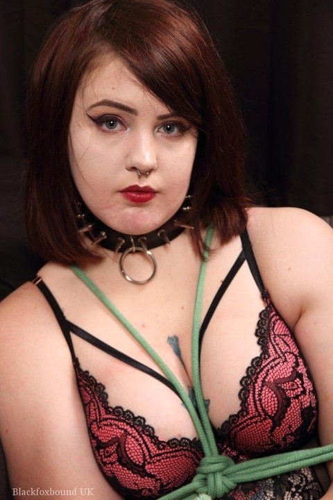 Overweight girl is tied up and cleave gagged in her pretties and slave collar | Фото 7