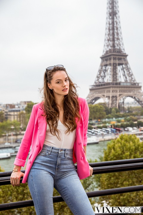 Sweet teens in lacy bodysuits Jia Lissa and Tori Black get nailed in Paris | Фото 5