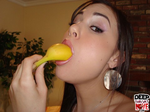 Dark haired female Sasha Grey demonstrates deepthroat skills before deep anal | Фото 2