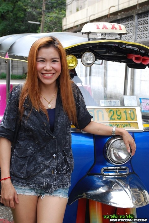 Asian cute babe Noy takes a ride with a stranger on his mini taxi | Фото 4