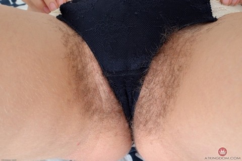 All natural American Aali Rousseau displaying her super hairy crotch close up | Фото 9