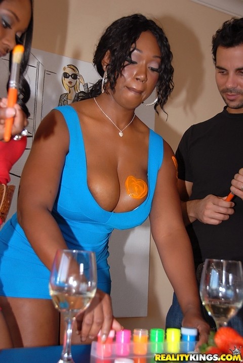 Slutty ebony babes with big tits are into groupsex with face sitting | Фото 1