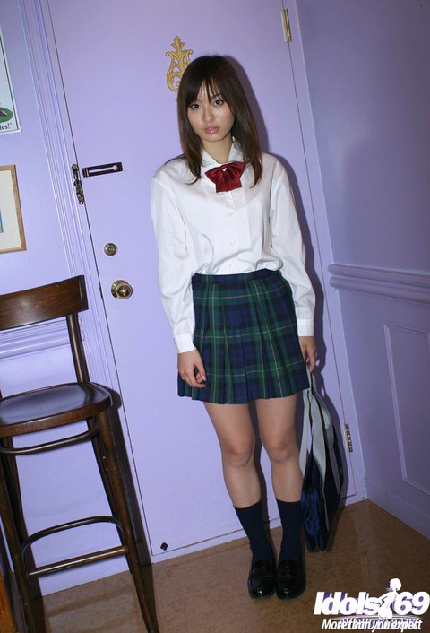 Naughty asian schoolgirl Hikaru Koto slipping off her uniform | Фото 1