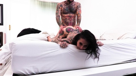 Tattooed brunette Joanna Angel masturbates after having POV sex on a bed | Фото 13