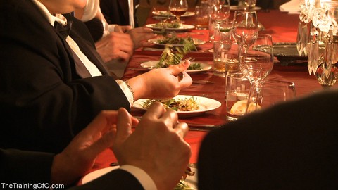 Female slaves treating the house guests to kinky under the table oral action | Фото 1