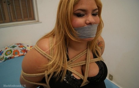 Strawberry blonde plumper is tied up with rope while cleave gagged | Фото 6