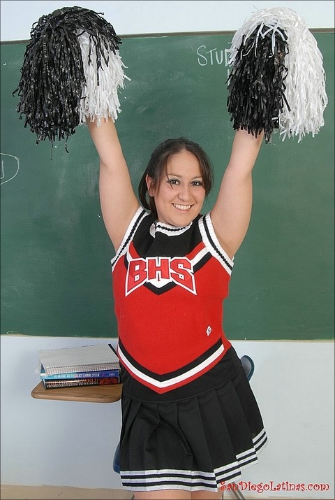 Latina cheerleader flashes tits in classroom after a peek at upskirt panties | Фото 4