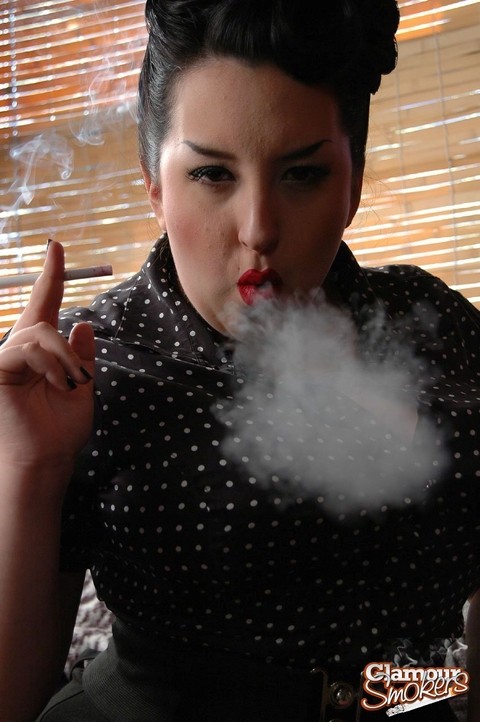 Fully clothed fat woman Kerosene wraps red lips around a cigarette | Фото 12