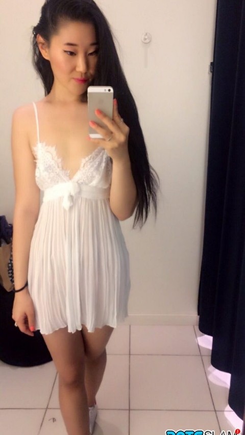 Hot Asian teen Katana takes a selfie to flaunt her pretty face & hot body