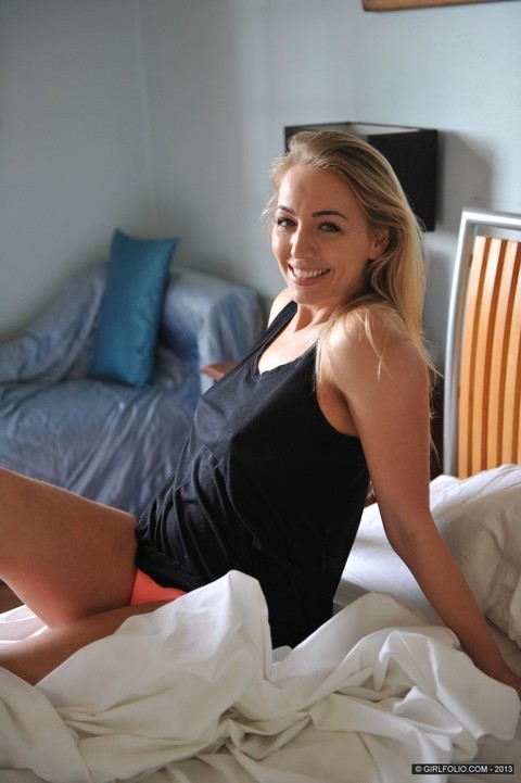 Sexy blonde Hayley Coppin shws perfect big tits and poses naked by the window | Фото 2