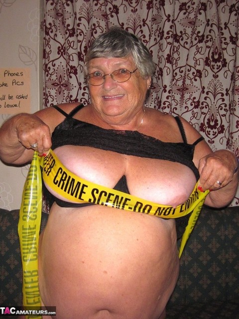 Obese granny Grandma Libby wraps her mostly naked body in crime scene tape | Фото 17