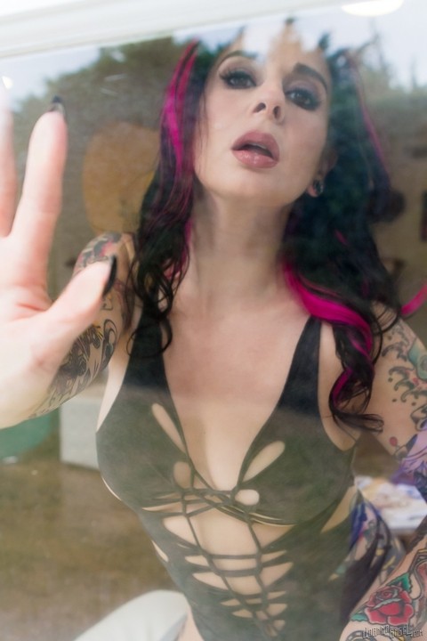 Most famous alt pornstar Joanna Angel demonstrates her inked slender body | Фото 6