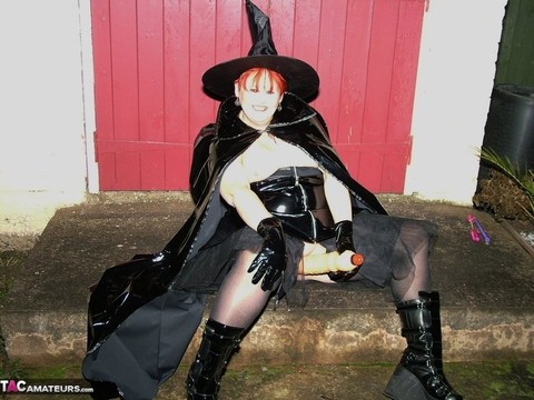 Mature redhead Valgasmic Exposed exposes herself in cosplay attire by a shed | Фото 10