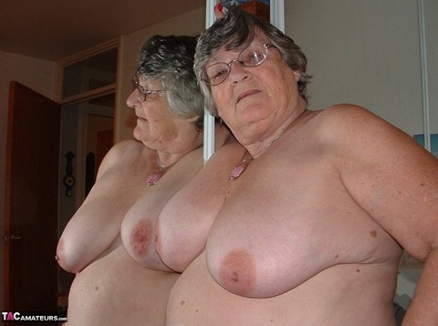 Obese nan Grandma Libby models completely naked in front of a mirror | Фото 20