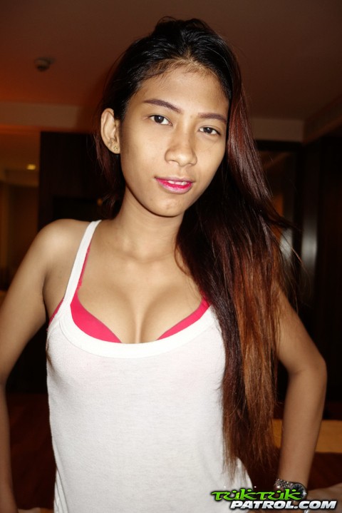 Pretty local Thai babe Jay gets nude at the hotel and shows her hairy twat | Фото 3