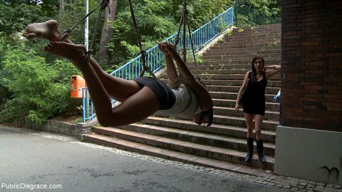 Public Disgrace Bailey, Zenza Raggi | Фото 14