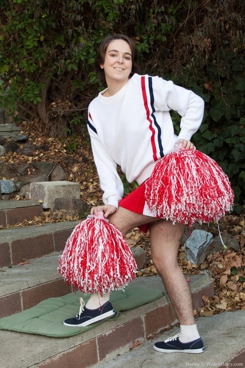 Cheerleader Harley flaunts hairy armpits & hairy legs & spreads hairy twat | Фото 1