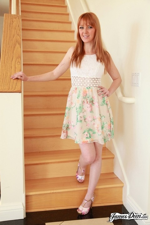 Ginger teen in yellow dress Marie McCray shows her cunt and ass on the stairs | Фото 1