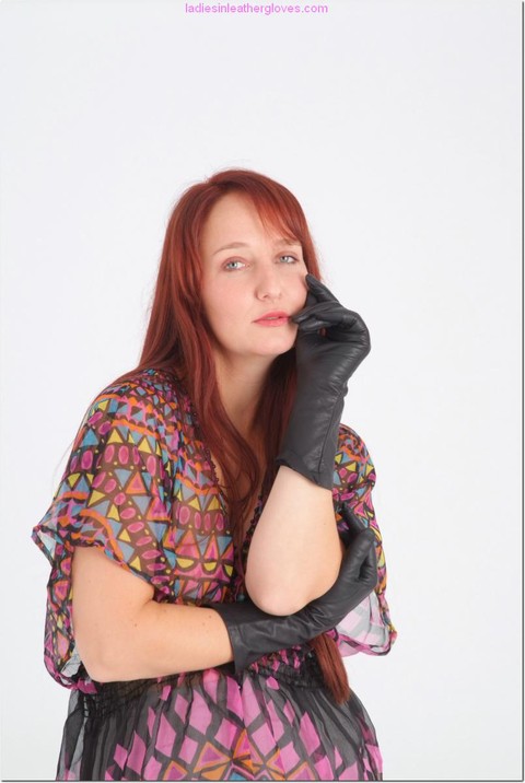 Natural redhead Sammy B model fully clothed in black leather gloves | Фото 11