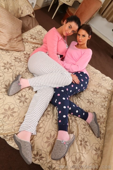 Young cuties Saffron & Kay sheds pajamas to pose in pink panties & socks | Фото 3