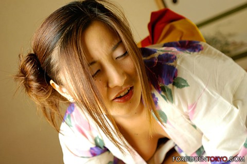 Busty Japanese girl Kasumi sucks and fucks her man wearing a kimono | Фото 13