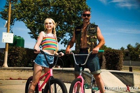 Young blonde Lilly Bell and her older boyfriend bicycle before they fuck | Фото 1