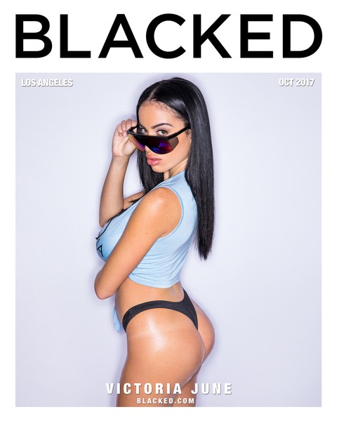 Stunning babe with a hot ass Victoria June gets blacked from behind | Фото 1