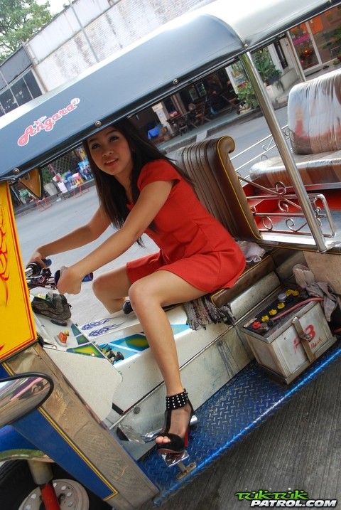 Thai first timer goes from Tuk Tuk driver to a nude model on the rise | Фото 4