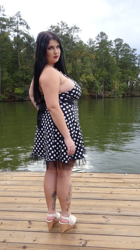 Hot fatty Mischievous Kitty teases in a polkadot dress & exposes her big tits | Фото 4