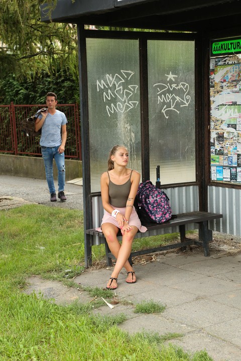 Hungarian teen Tiffany Tatum gets picked up at the bus stop & fucked in nature | Фото 1