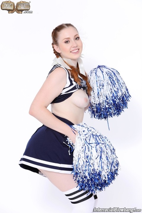 Teen cheerleader Arietta Adams gets nailed in an interracial gangbang | Фото 2