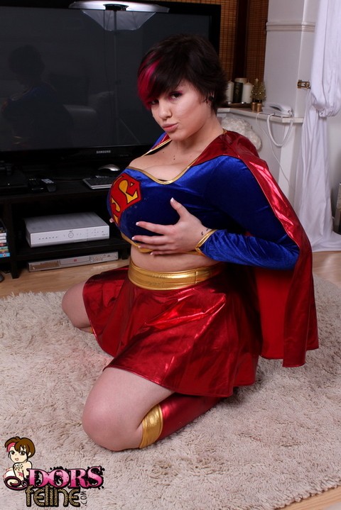 Cosplay girl Dors Feline reveals the super tits behind the super hero costume | Фото 2