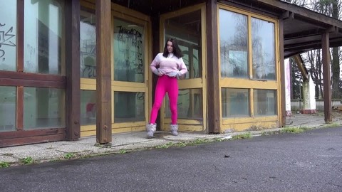 Short taken girl Victoria Daniels pees at a transit stop in pink tights & UGGs | Фото 14