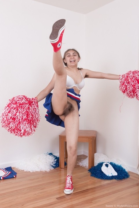 Teen cheerleader Sunny flashes her hairy crotch while stripping and dancing | Фото 8